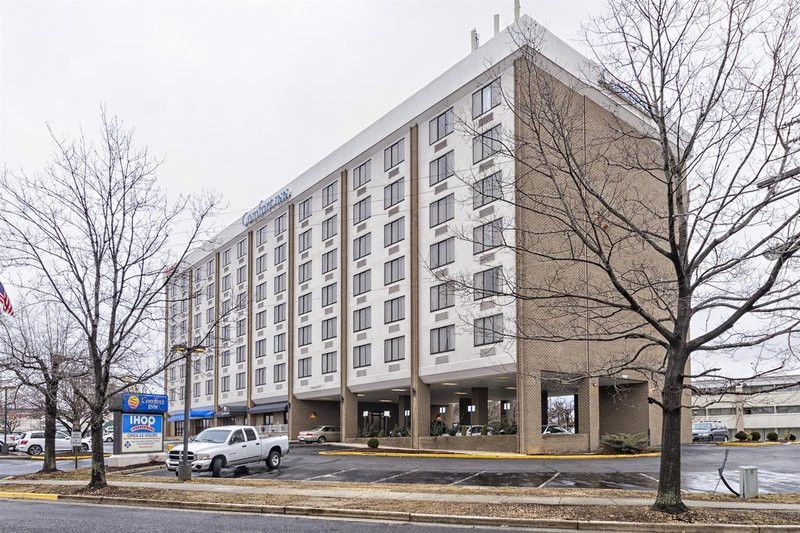 Fairfield Inn & Suites By Marriott Alexandria West/Mark Center Exterior foto
